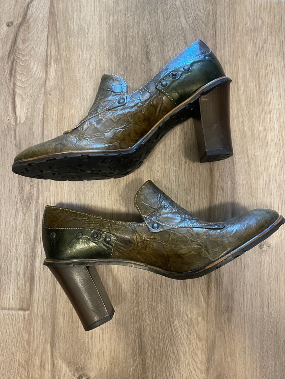 Women’s Eject Removable Cuff Ankle Boots in Olive Green/Brown Leather with Metal